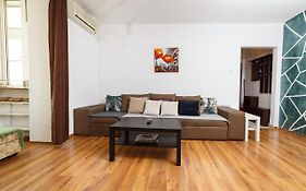 Colorapartments Bratianu44 Boulevard